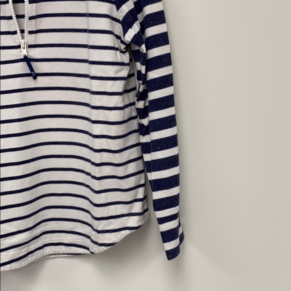 EUC Vineyard Vines half zip pullover - Picture 5 of 9